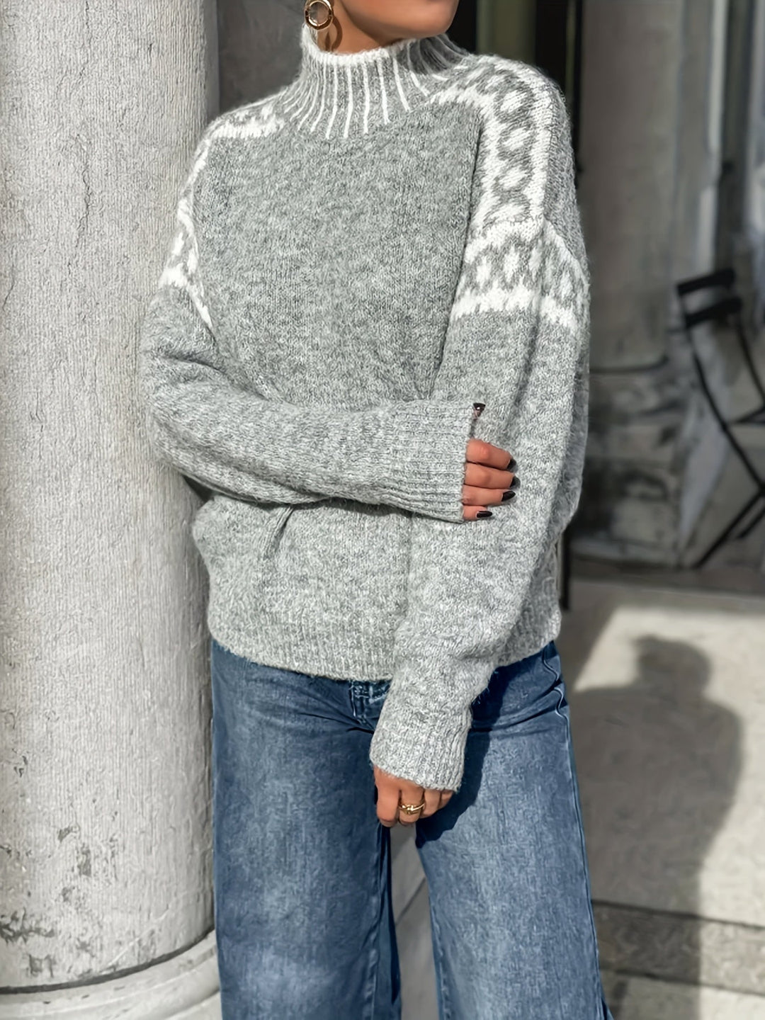 Corinna | Sweter z wysokim kołnierzem z kontrastowymi detalami