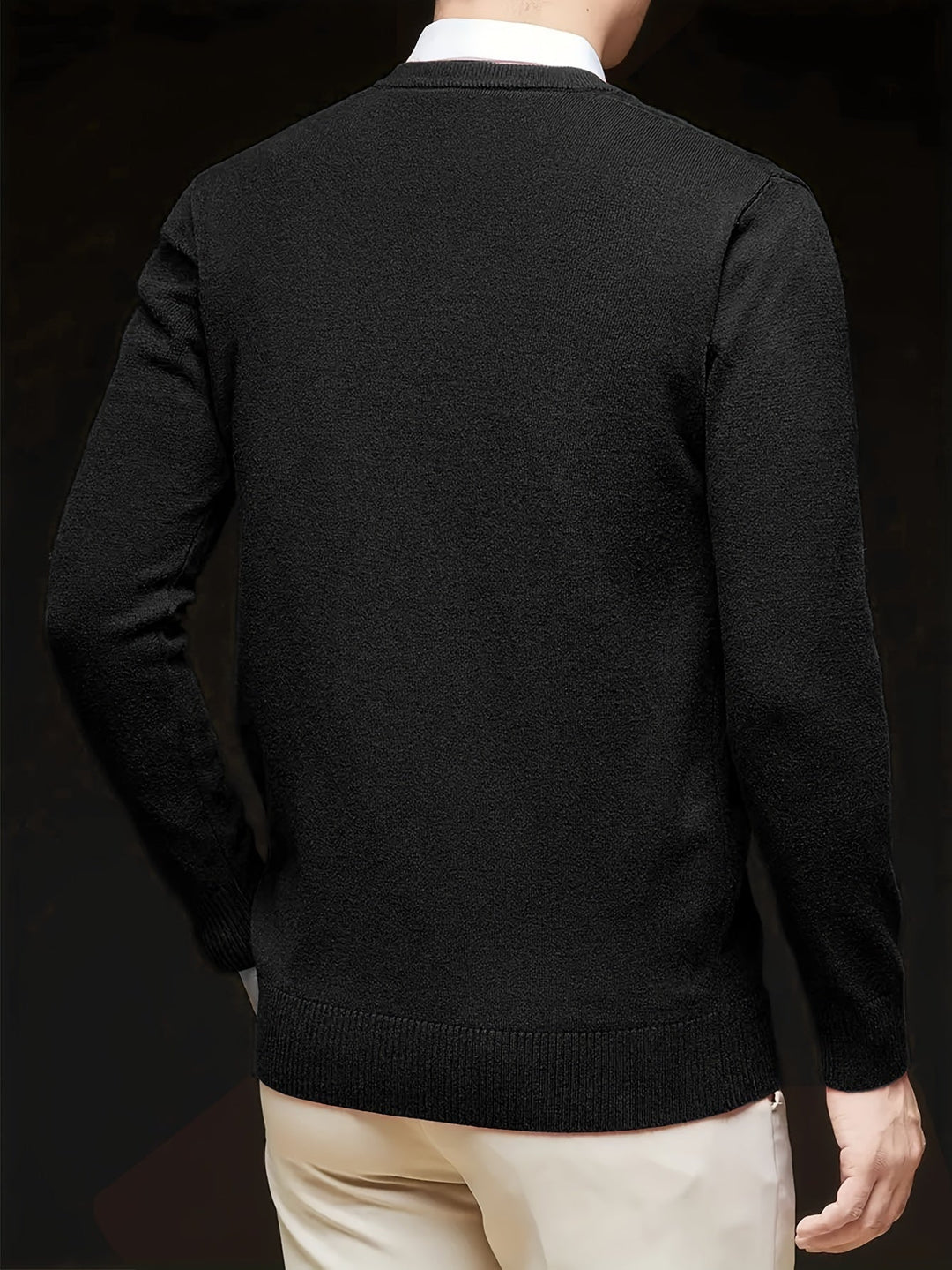 Hugh | Elegancki sweter z dekoltem w serek
