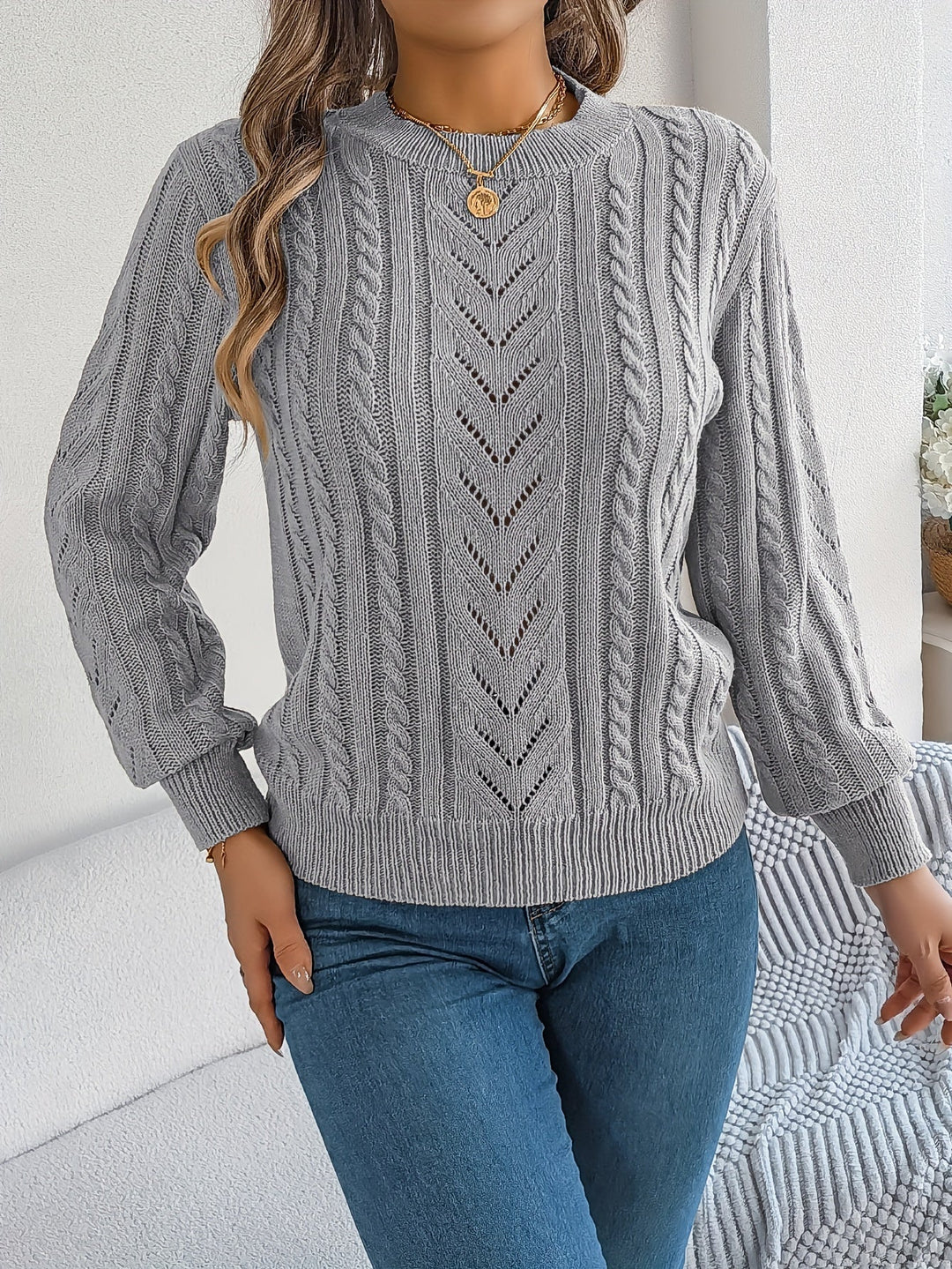 Blythe | Sweter z teksturą w sploty kablowe