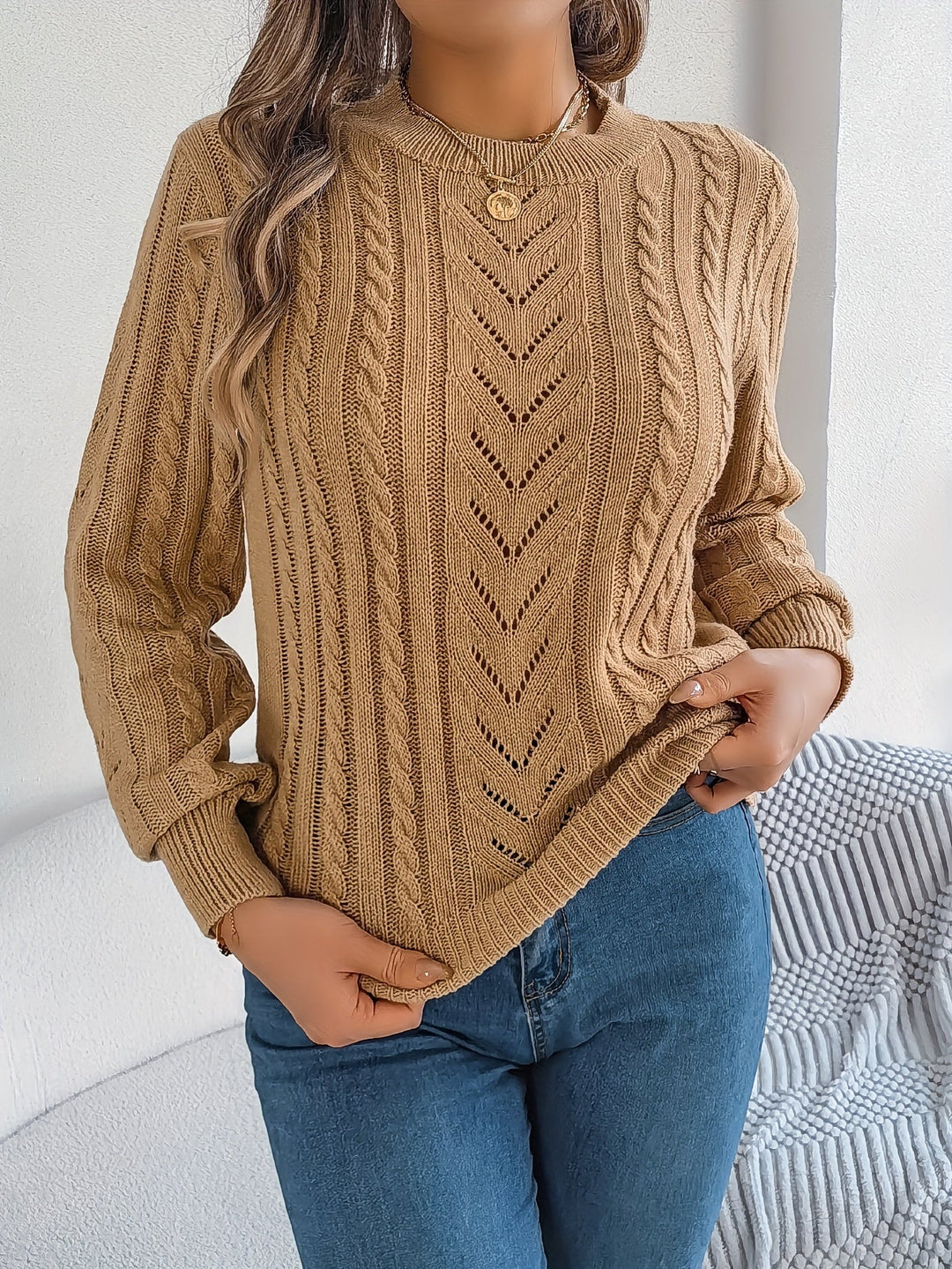 Blythe | Sweter z teksturą w sploty kablowe