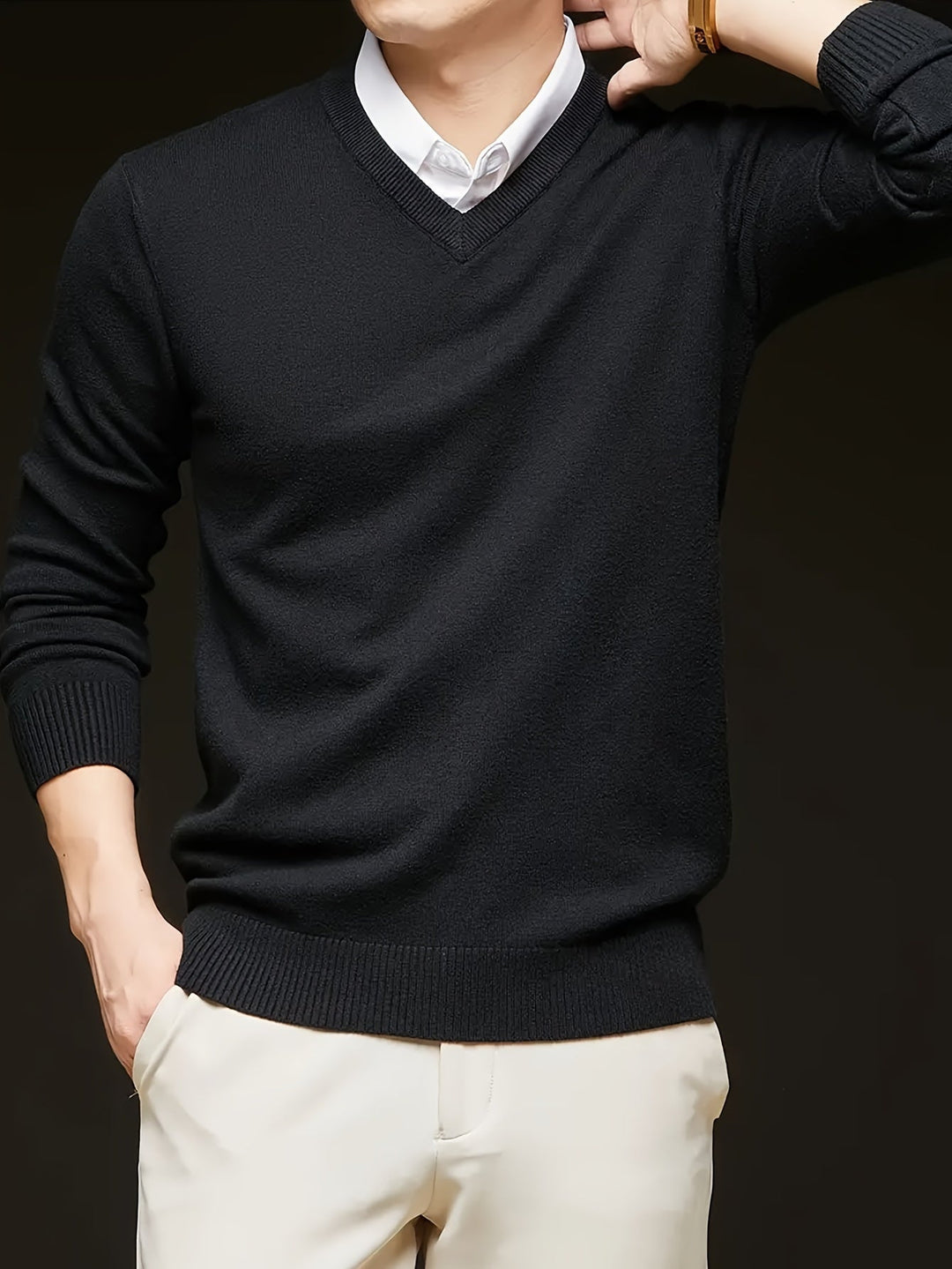 Hugh | Elegancki sweter z dekoltem w serek
