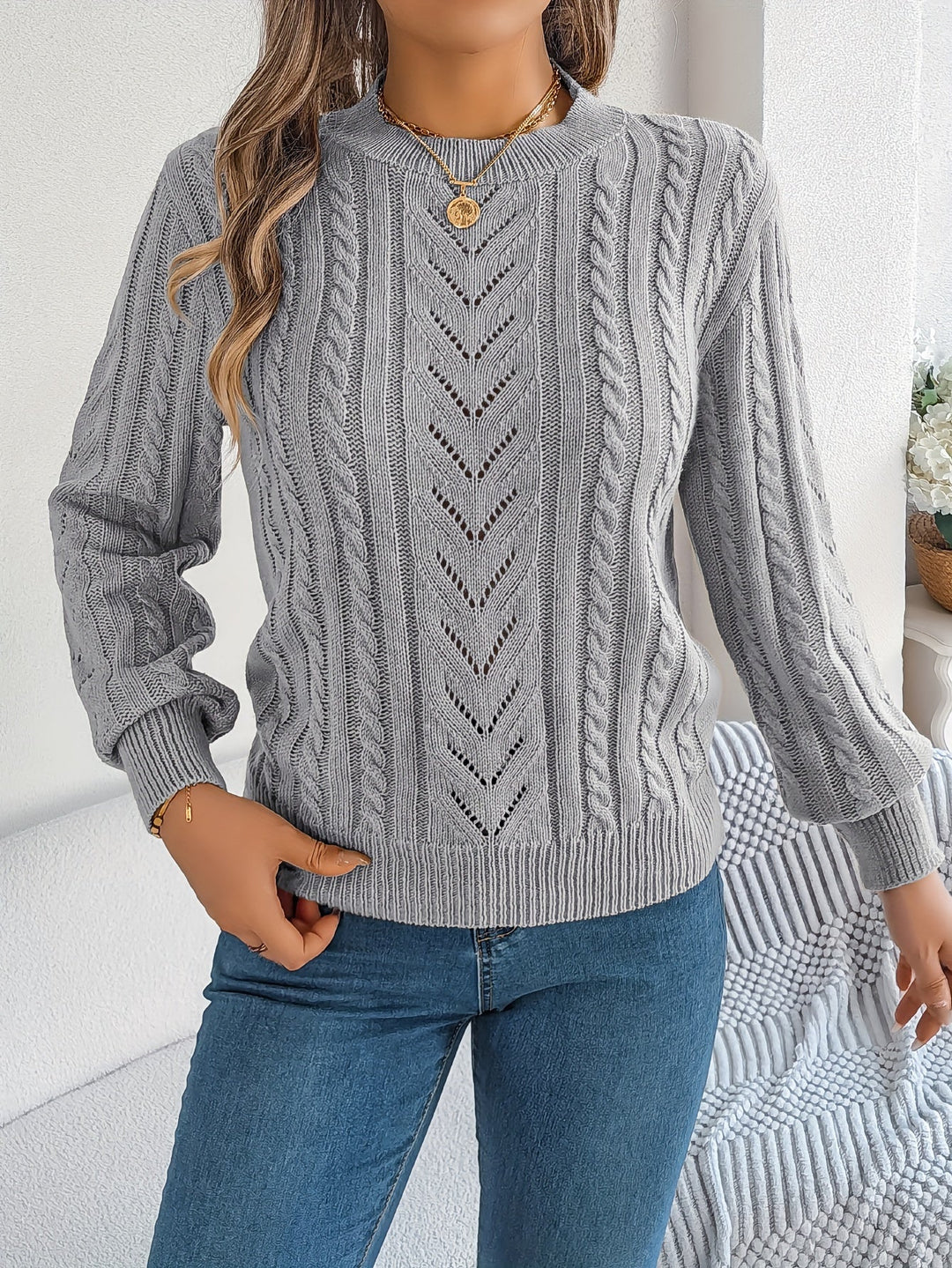 Blythe | Sweter z teksturą w sploty kablowe