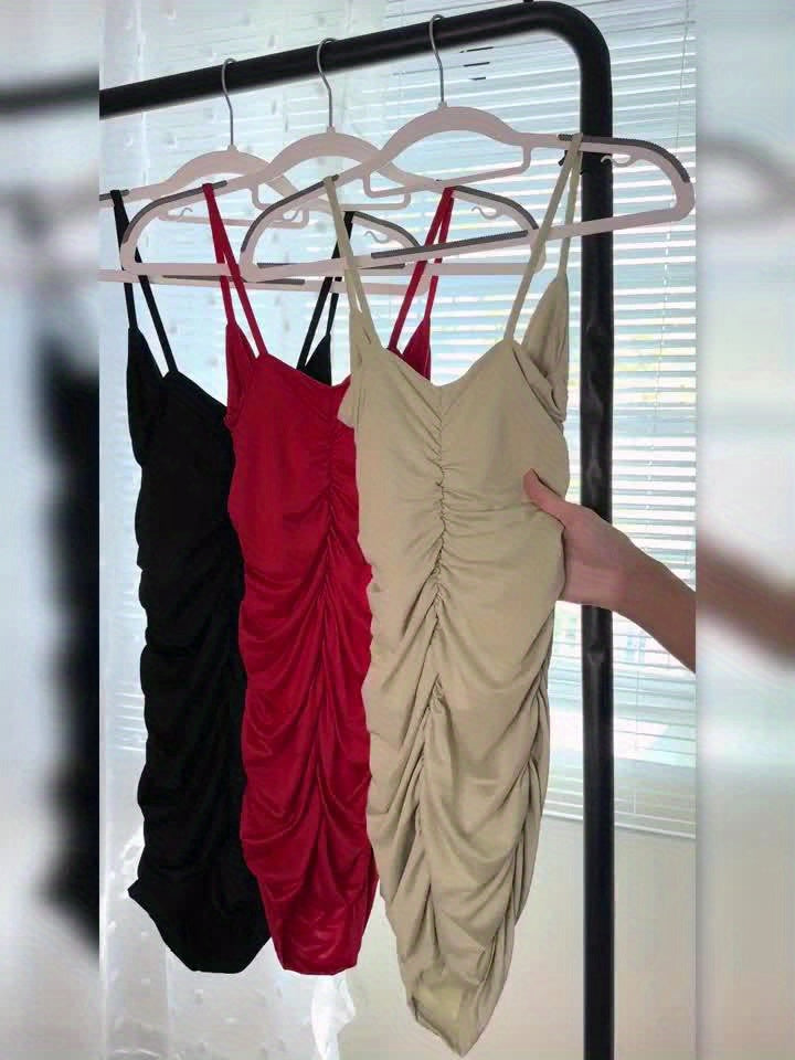 Eloise | Sukienka Bodycon z Marszczeniem i Dekoltem w Szpic