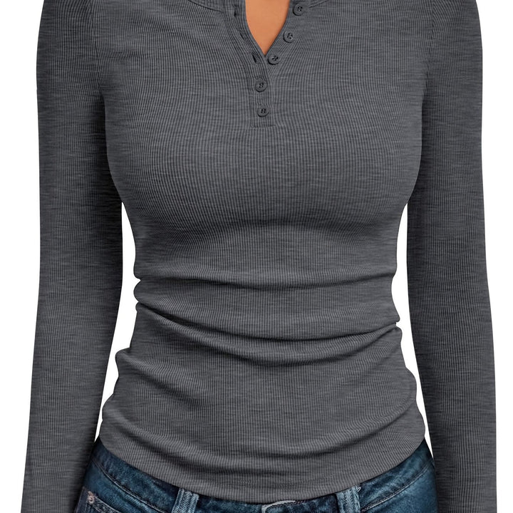 Ivy | Dopasowany Top Henley z Guzikami