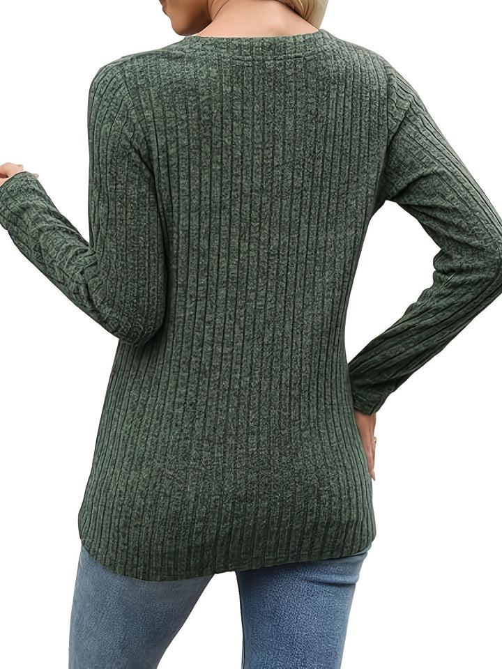 Nadia | Sweter z guzikiem i prążkowanym dekoltem